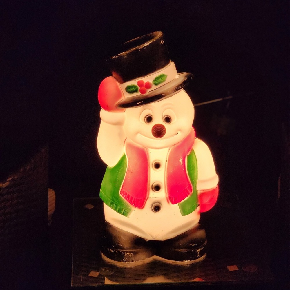 17" Plastic Snowman TPI Blow Mold Christmas‎ Scarf Vest Top Hat Frosty HTF VTG